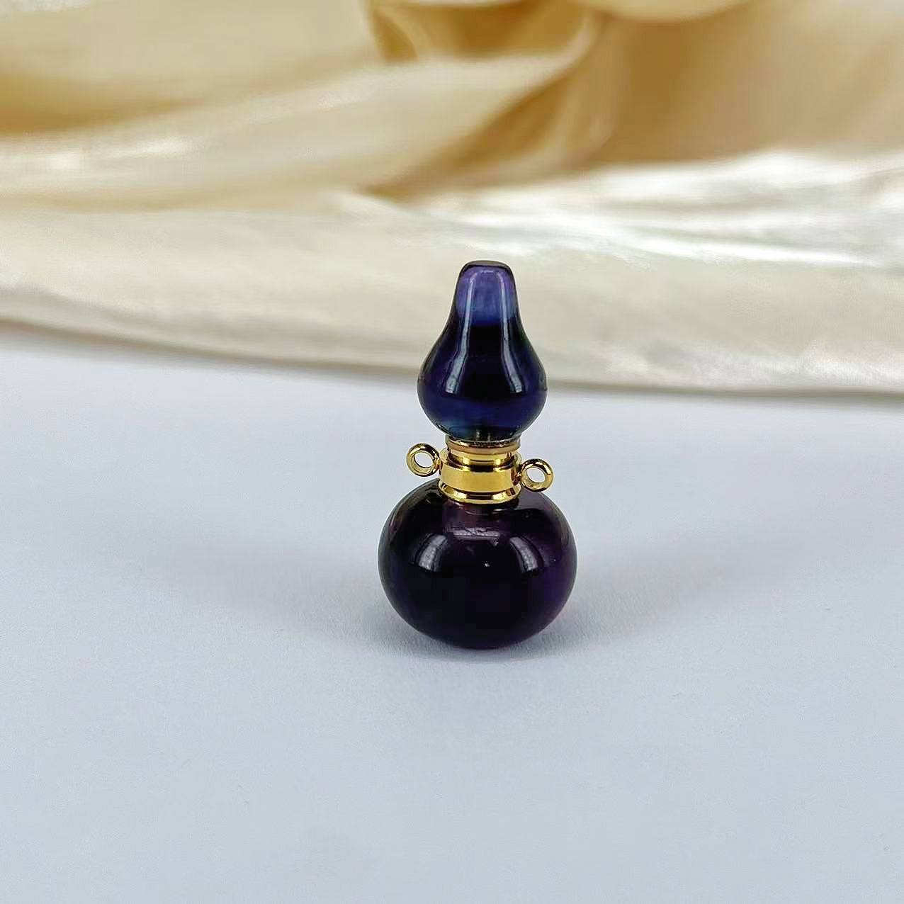 Cinnabar Gourd Perfume & Oil Pendant - 2